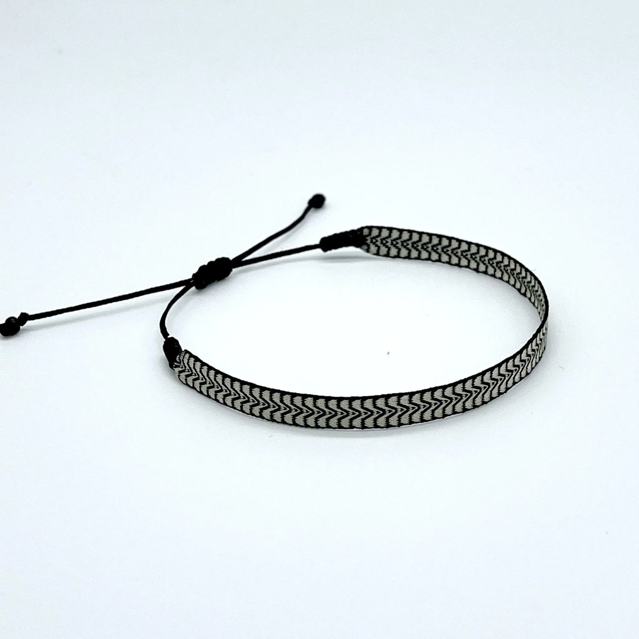 Handmade Purnama Bracelet 7 (Cream/Black)