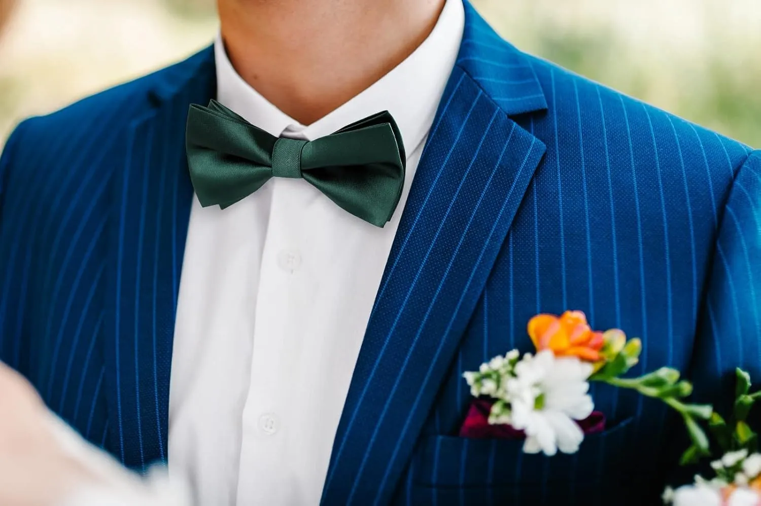 HISDERN Bow Ties for Men Solid Color Self Tie Bow Tie Pocket Square Set Classic Formal Satin Bowties for Tuxedo Wedding Party