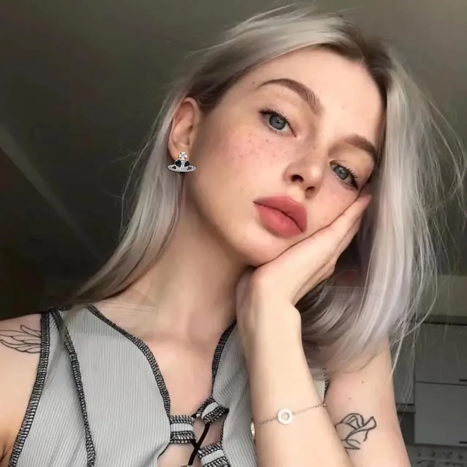 Punk Heart Saturn Necklace - 5 Colors Available Fashion Baroque Rhinestone Love Heart Saturn Planet Pendant Necklace Jewelry
