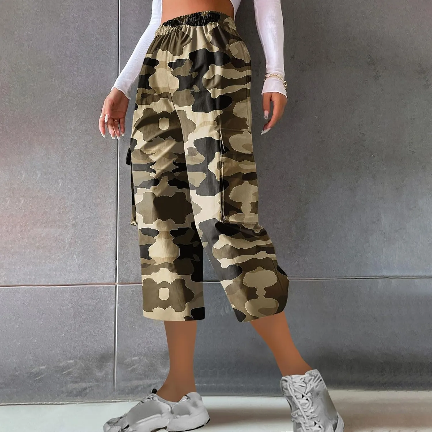 Women's Cargo Capris Hiking Pants Lightweight Outdoor Athletic Travel Casual Loose Fit Camouflage Pants with Pockets