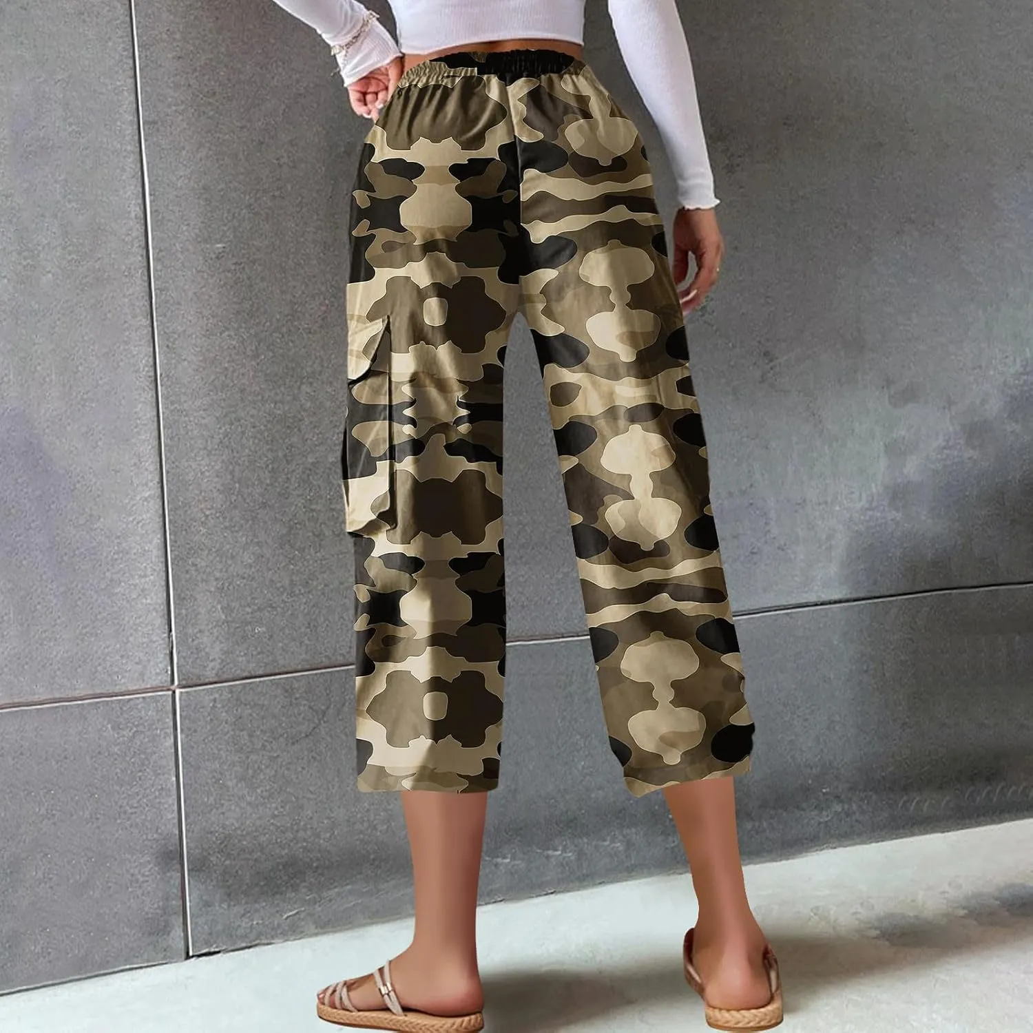 Women's Cargo Capris Hiking Pants Lightweight Outdoor Athletic Travel Casual Loose Fit Camouflage Pants with Pockets
